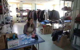 Depremzedelerin konakladığı yurtlarda sosyal mağaza açıldı
