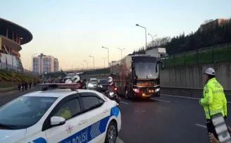 Derbi mücadelesi için takımlar stada geldi
