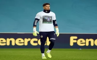 Derbide Maradona unutulmadı
