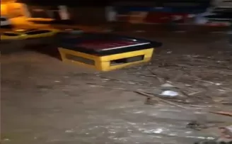 Dereli sokakları şiddetli yağış nedeniyle adeta nehre döndü
