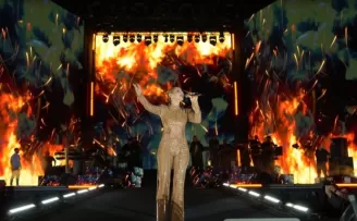 Derya Uluğ’dan Bursa’da keyif dolu konser