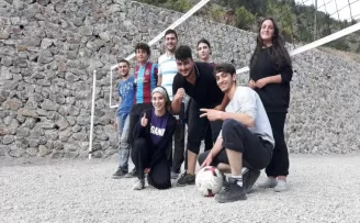 Devlet destek verdi, kendi spor tesislerini kendileri yaptılar
