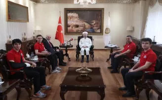 Diyanet İşleri Başkanı Erbaş, 2021 Teknofest birincisi öğrencileri kabul etti
