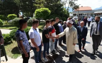 Diyanet İşleri Başkanı Erbaş, Gostivarlılarla bir araya geldi
