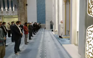 Diyanet İşleri Başkanı Erbaş, sabah namazında öğrencilerle buluştu
