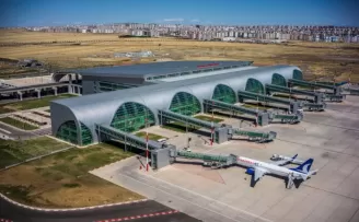 Diyarbakır Havalimanı pisti güvenli uçuş için bakıma alındı
