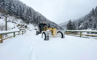 Doğu Karadeniz’de 76 köy yolu kardan ulaşıma kapandı
