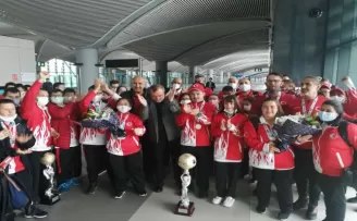Down Sendromlu şampiyon sporcular yurda döndü
