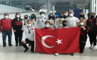 Dünya şampiyonu milli sporcular, 17 madalyayla yurda döndü
