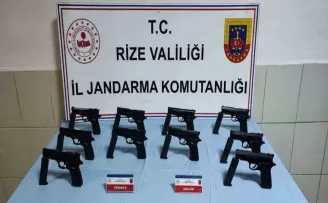 Durdurulan yolcu otobüsünden ruhsatsız tabanca yakalandı
