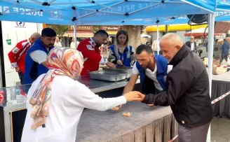 Düzce Belediyesi’nden 19 Eylül’e özel lokma ikramı