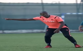 Eddie Newton, Trabzonspor’un iskeletini belirlemeye çalışıyor
