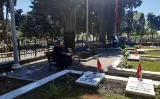 Edirnekapı Şehitliği’nde hüzünlü Anneler Günü
