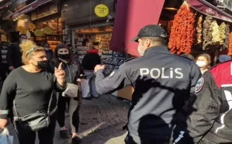 Eminönü’nde turistlere yönelik drone destekli korona virüs denetimi
