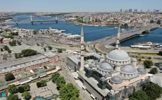 Eminönü’nde yoğunluk havadan görüntülendi
