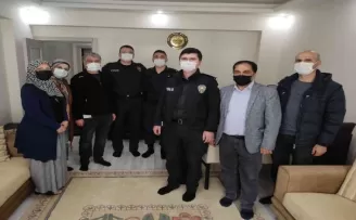 Emniyet personelinden şehit ailesine ziyaret
