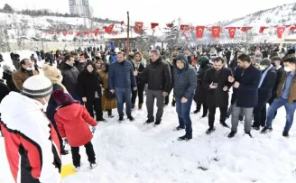 En güzel kardan adam Mamak’ta seçildi
