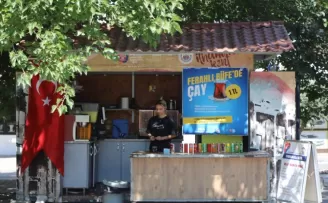 Enflasyona karşı sıcak bir bardak: Selçuk’ta çay 1 TL!