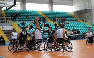 Engelli basketçiler sahaya indi
