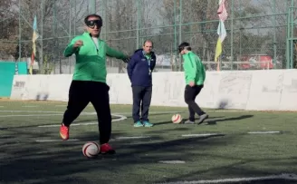 Engelli sporcular Maradona’lı formayla mesaj verdi
