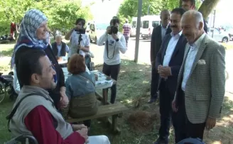 Engelli vatandaşlar Çatalca’daki piknikte gönüllerince eğlendi
