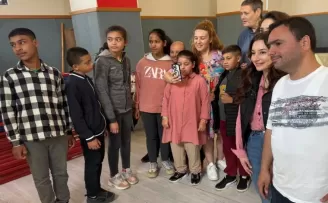 Engelsiz hobi atölyelerinde özel öğrenciler arkadaşlıklarını pekiştiriyor