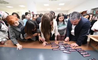 Ertuğrul Başkan’dan kamp dönüşü genç kampçılara hediye
