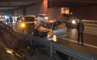 Esenler’de 3 aracın karıştığı zincirleme kaza: 2 yaralı
