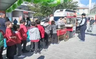 Esenler’de minik eller can dostlarına yuva yaptı
