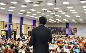 Esenyurt Belediye Başkanı Kemal Deniz Bozkurt eğitimcilerle; “Size minnettarız”
