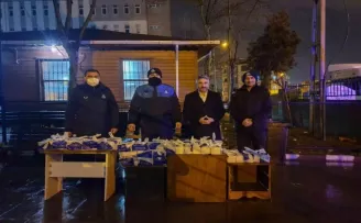 Esenyurt Belediyesi’nden vatandaşlara kandil simidi ikramı
