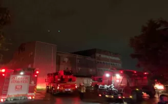 Esenyurt’ta 4 katlı tekstil fabrikası alev alev yandı: 1 yaralı

