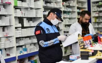 Esenyurt’ta eczanelerin fiyat oyununu zabıta böyle bozdu
