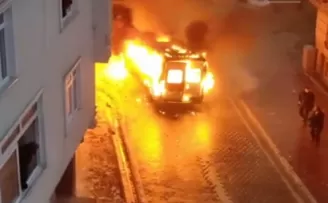 Esenyurt’ta işçi servisi alev topuna döndü
