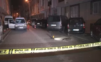 Esenyurt’ta sokak üzerinde uzun namlulu silah bulundu
