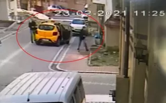 Esenyurt’ta taksiciyi gasp eden zanlı kamerada
