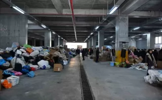 Esenyurt’tan deprem bölgesine yardım yağdı
