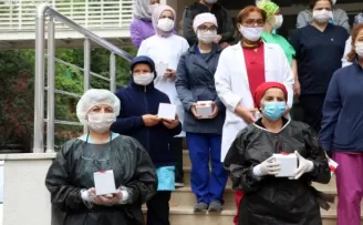 Eyüpsultan Belediyesinden hemşirelere sürpriz
