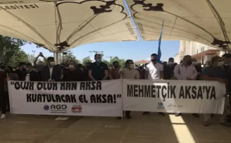 Fatih Camii’nde Filistin şehitleri için gıyabi cenaze namazı kılındı
