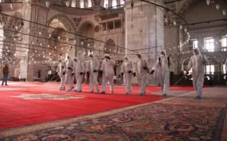 Fatih’te dezenfekte çalışmaları devam ediyor
