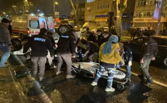Fatih’te kaza yapan araç takla attı: 1 yaralı
