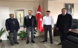 Fedakâr öğretmen 3 boyutlu yazıcı ile koruyucu maske üretiyor
