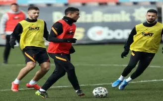 Feghouli kamp kadrosuna dahil edildi
