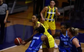Fenerabahçe farklı kazandı
