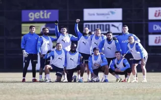 Fenerbahçe’de Adana Demirspor maçı hazırlıkları sürüyor

