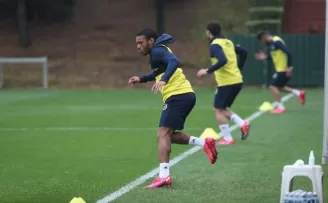 Fenerbahçe gruplar halinde çalışmalarını sürdürdü
