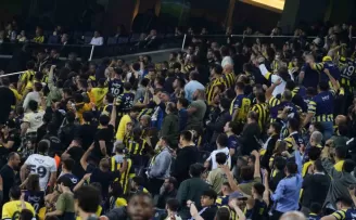 Fenerbahçe tribünlerinde ’yönetim istifa’ sesleri
