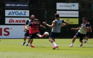 Fenerbahçe, Yeni Malatyaspor maçı hazırlıklarını sürdürdü
