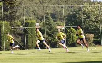 Fenerbahçe, yeni sezon hazırlıklarını sürdürdü
