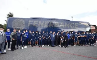 Fenerbahçeli taraftarların seçtiği takım otobüsünde 4 Nisan vurgusu
